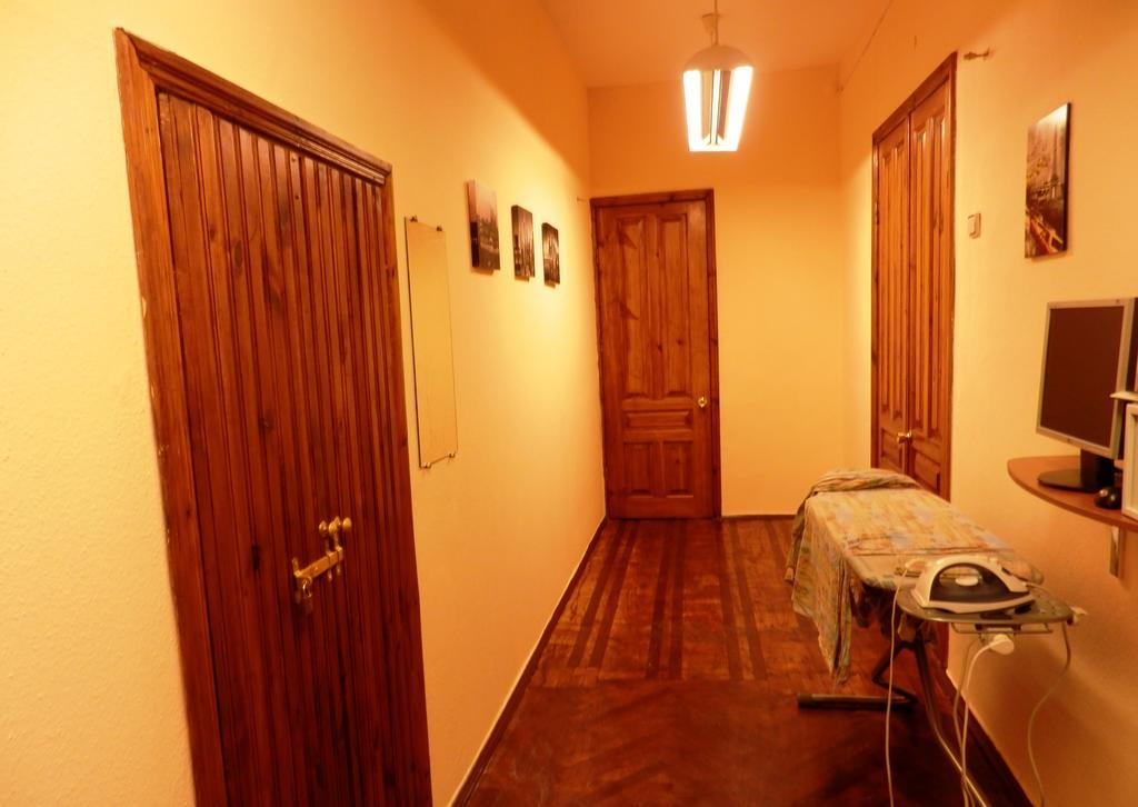 Yourhostel Kiev Buitenkant foto