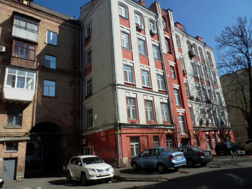Yourhostel Kiev Buitenkant foto