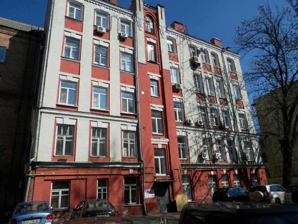 Yourhostel Kiev Buitenkant foto